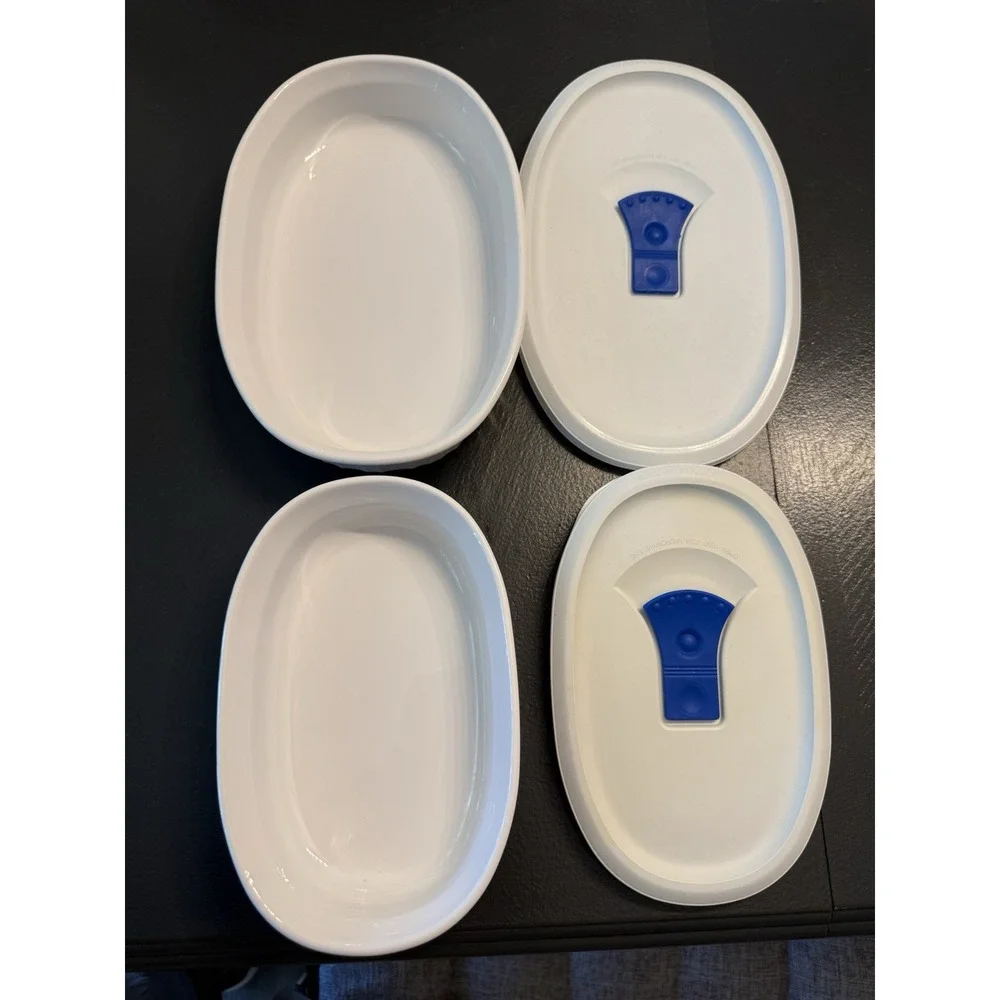 Corning Ware Set of 2 French White Individual Stoneware  & Seals 15 oz & 23 oz
